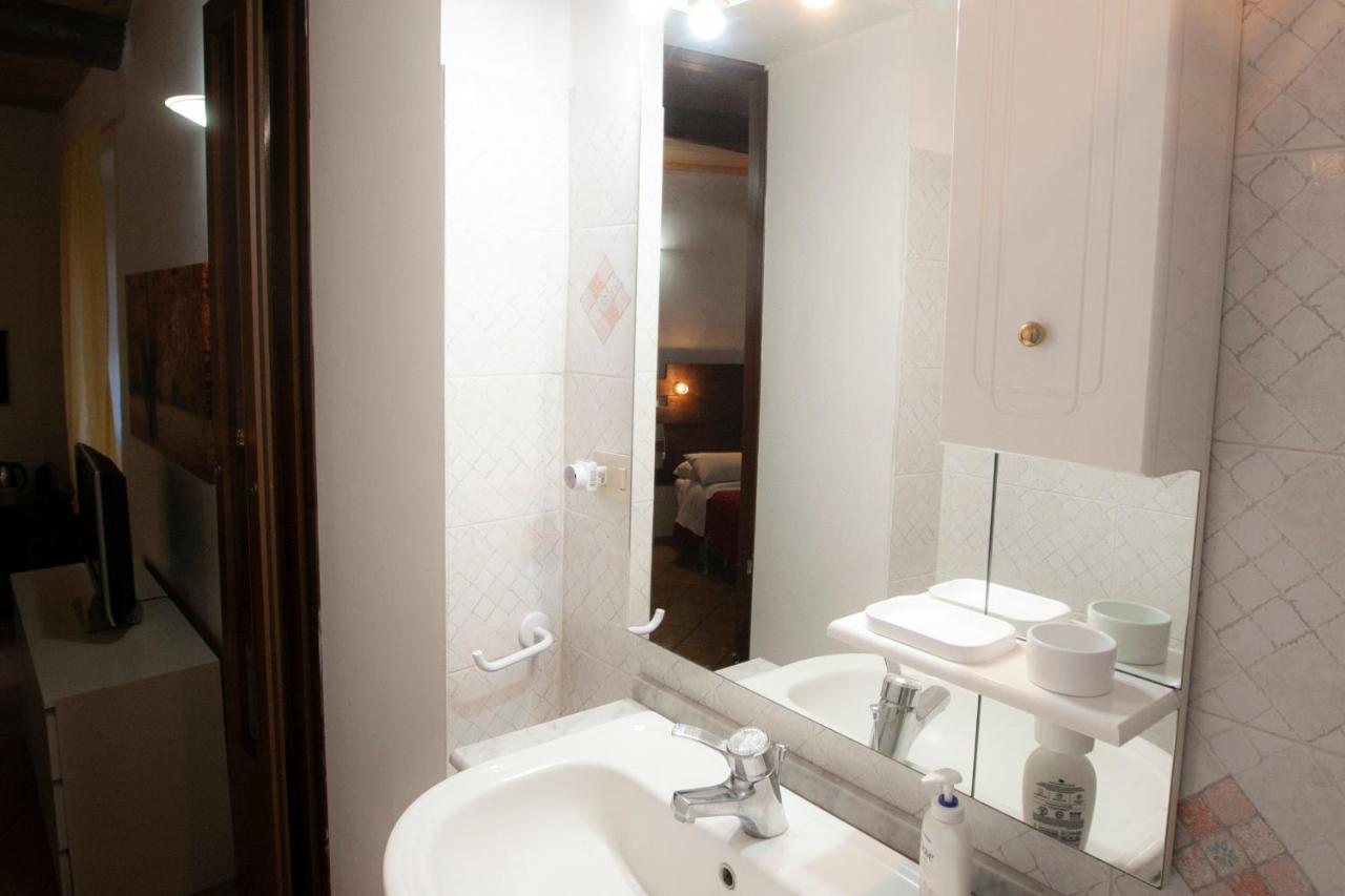 Отель Casa Nena Nepi Экстерьер фото